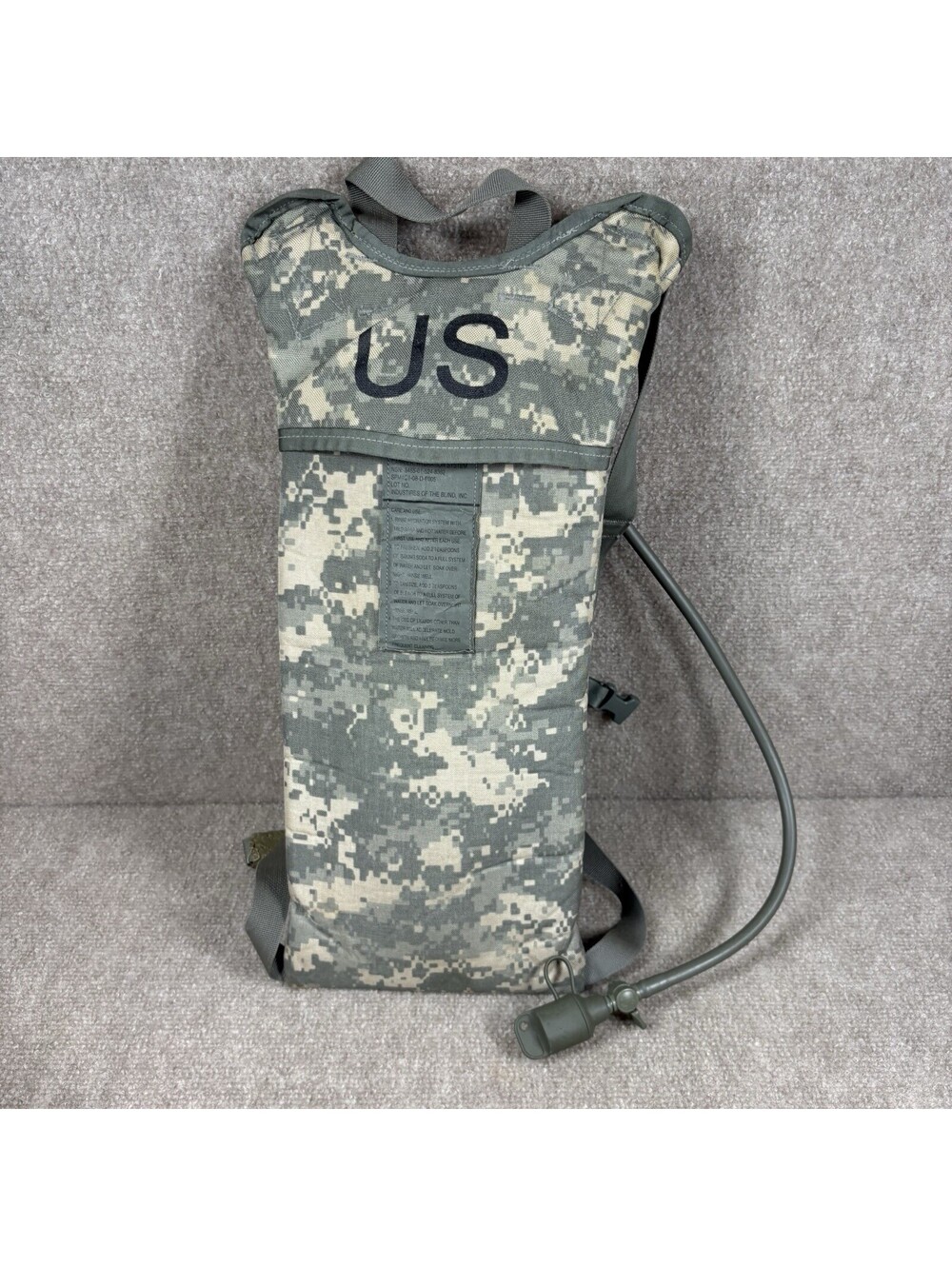 USGI Molle II Hydration System Carrier Digital 8465-01-524-8362 With Bladder